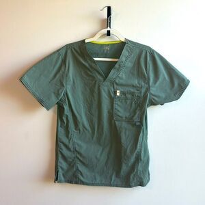 Code Happy Men’s Army Green Scrub Top Small Breast Pocket